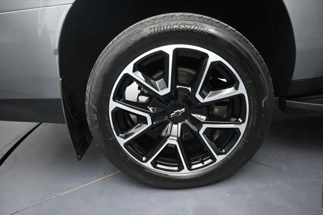 2023 Chevrolet Suburban 4WD RST