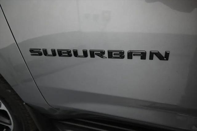 2023 Chevrolet Suburban 4WD RST
