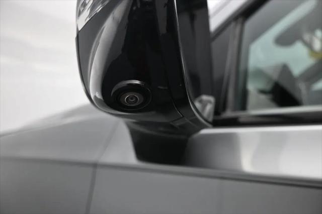 2023 Chevrolet Suburban 4WD RST