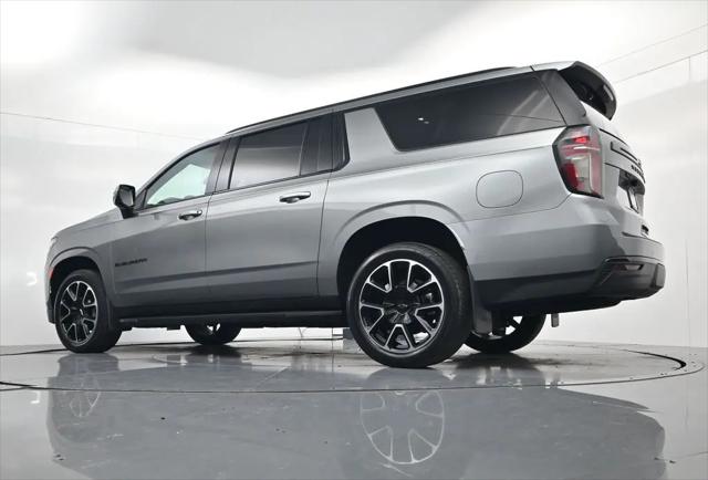 2023 Chevrolet Suburban 4WD RST