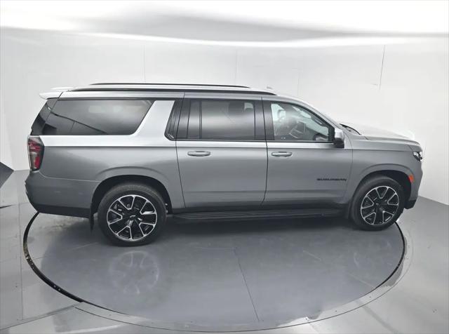 2023 Chevrolet Suburban 4WD RST