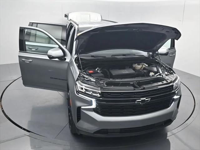 2023 Chevrolet Suburban 4WD RST
