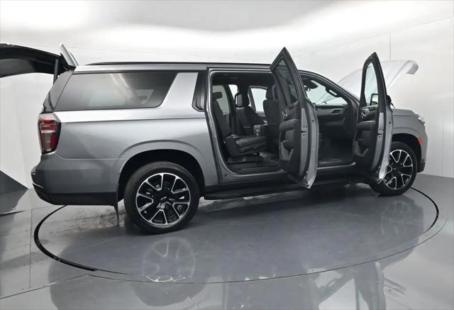 2023 Chevrolet Suburban 4WD RST