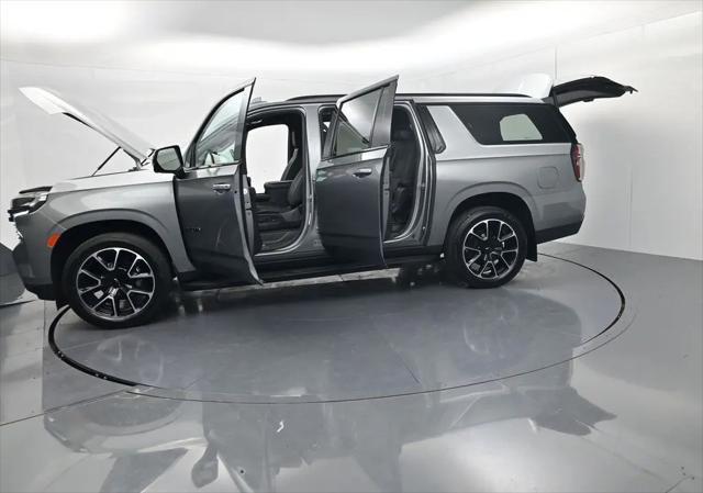 2023 Chevrolet Suburban 4WD RST
