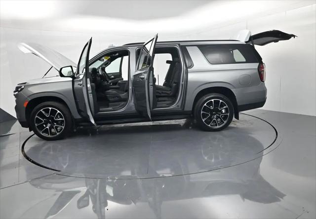 2023 Chevrolet Suburban 4WD RST