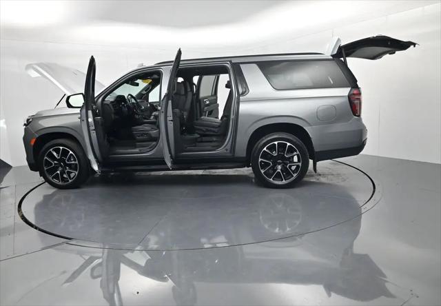2023 Chevrolet Suburban 4WD RST
