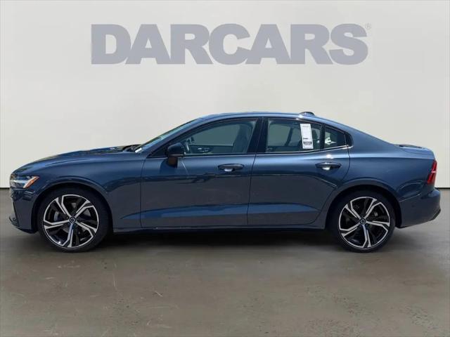 2024 Volvo S60 B5 Ultimate Dark Theme