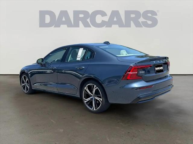2024 Volvo S60 B5 Ultimate Dark Theme