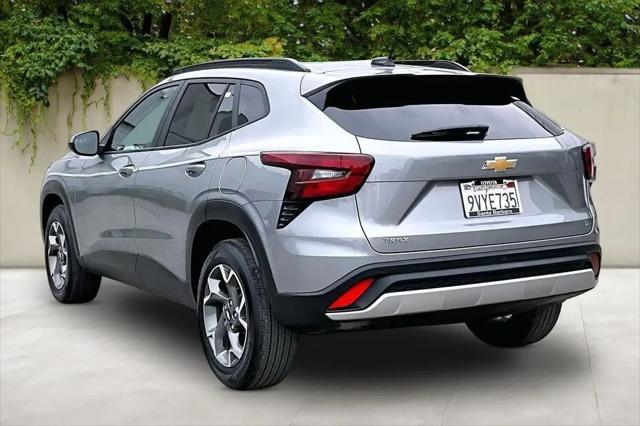 2025 Chevrolet Trax FWD LT