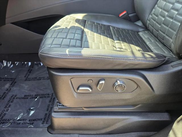 2023 Cadillac Escalade ESV 4WD Sport Platinum