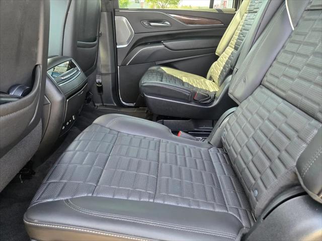 2023 Cadillac Escalade ESV 4WD Sport Platinum