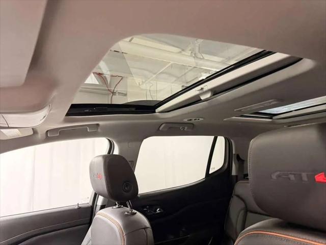 2023 GMC Acadia AWD AT4