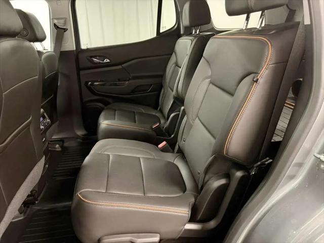 2023 GMC Acadia AWD AT4