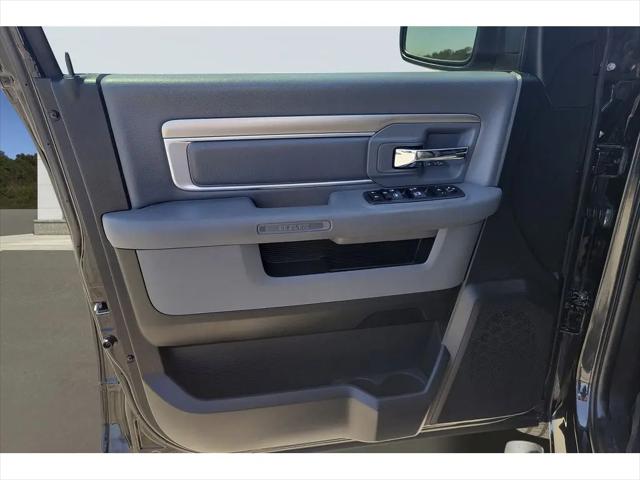 2018 Ram 1500 Big Horn Crew Cab 4x4 5'7" Box