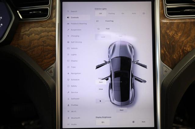 2017 Tesla Model S 90D
