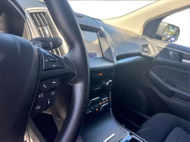 2020 Ford Edge SE