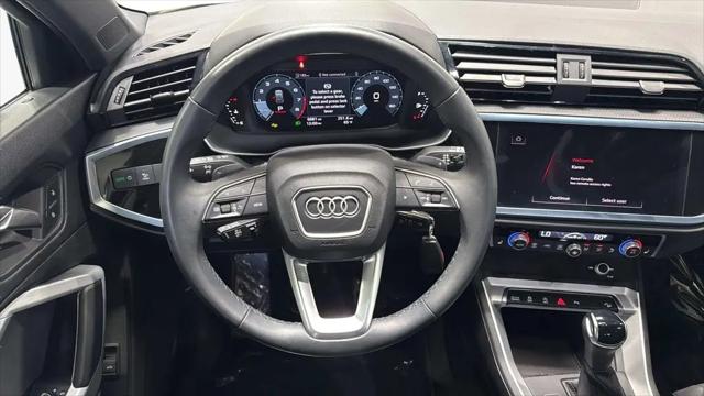 2025 Audi Q3 Premium 45 TFSI S line quattro Tiptronic
