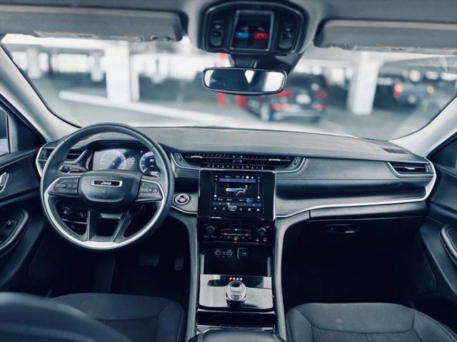 2023 Jeep Grand Cherokee L Laredo 4x2
