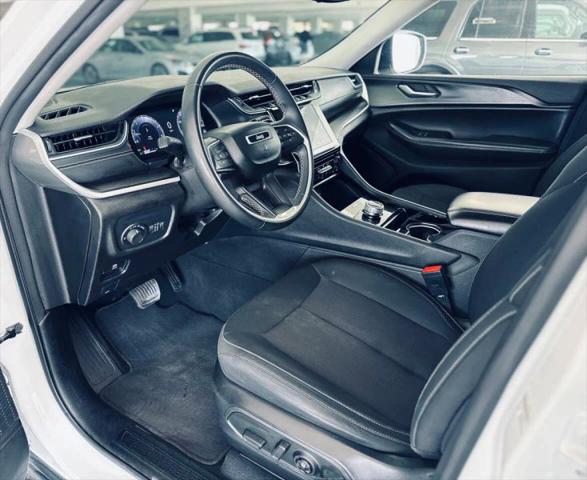 2023 Jeep Grand Cherokee L Laredo 4x2