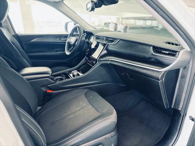 2023 Jeep Grand Cherokee L Laredo 4x2