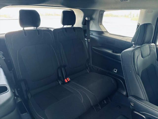2023 Jeep Grand Cherokee L Laredo 4x2