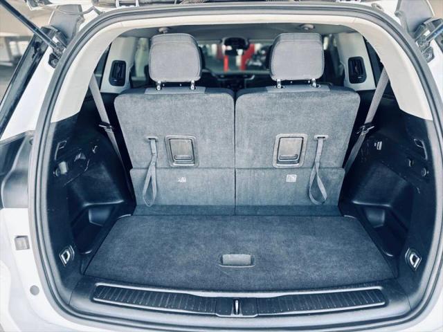 2023 Jeep Grand Cherokee L Laredo 4x2