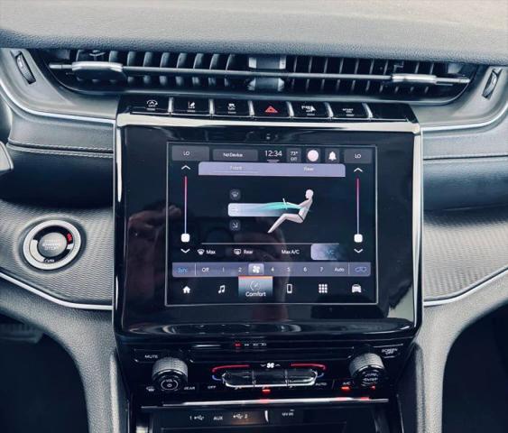 2023 Jeep Grand Cherokee L Laredo 4x2