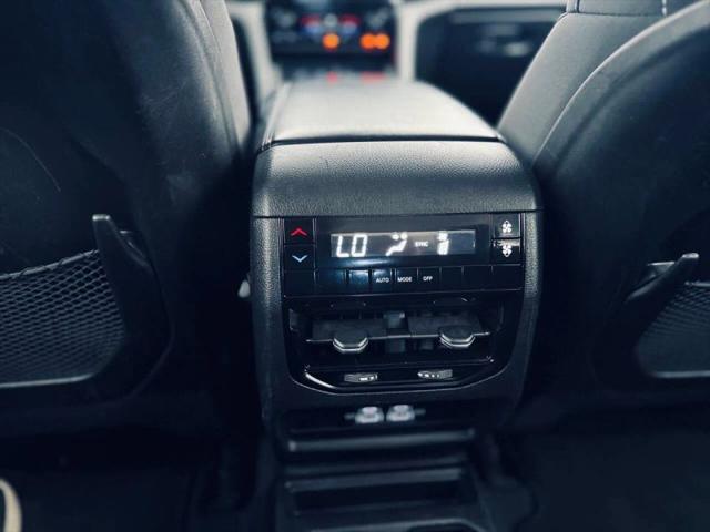 2023 Jeep Grand Cherokee L Laredo 4x2