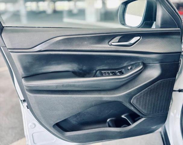 2023 Jeep Grand Cherokee L Laredo 4x2