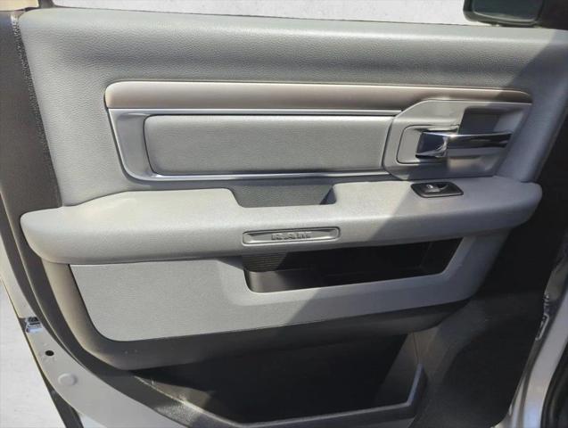2019 Ram 1500 Classic SLT Crew Cab 4x4 5'7" Box