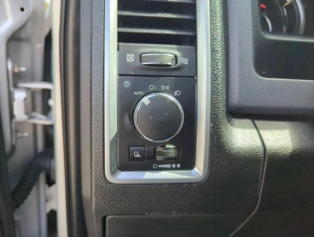 2019 Ram 1500 Classic SLT Crew Cab 4x4 5'7" Box
