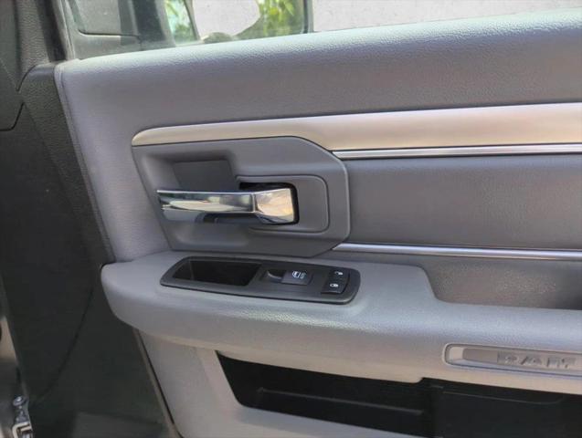 2019 Ram 1500 Classic SLT Crew Cab 4x4 5'7" Box