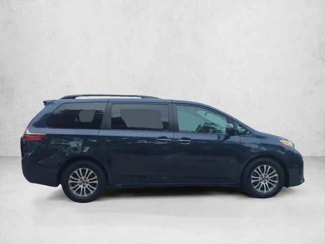 2019 Toyota Sienna XLE 8 Passenger