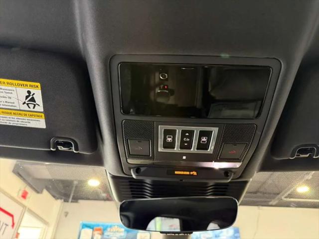 2023 Land Rover Discovery P300 S R-Dynamic