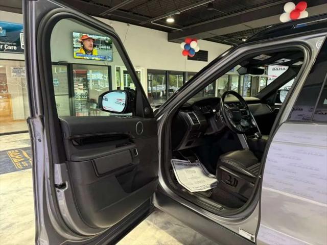 2023 Land Rover Discovery P300 S R-Dynamic