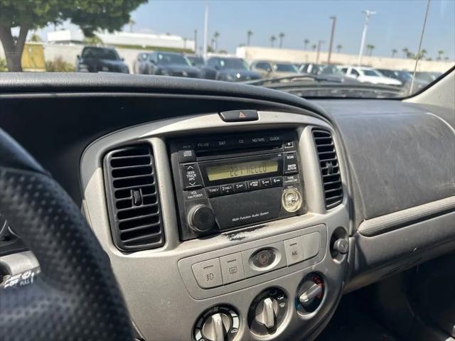 2005 Mazda Tribute s