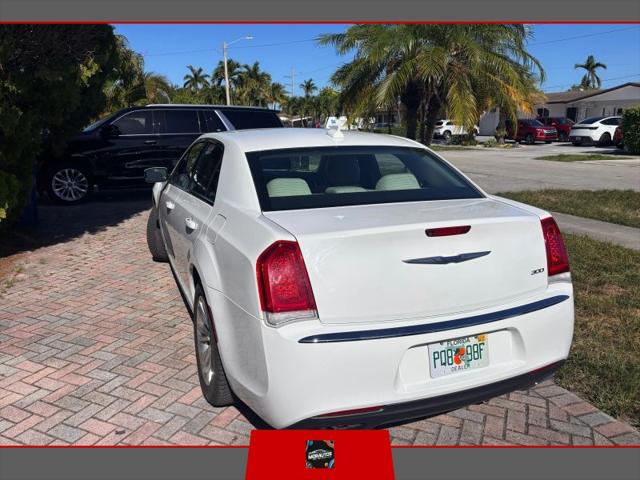 2021 Chrysler 300 Touring