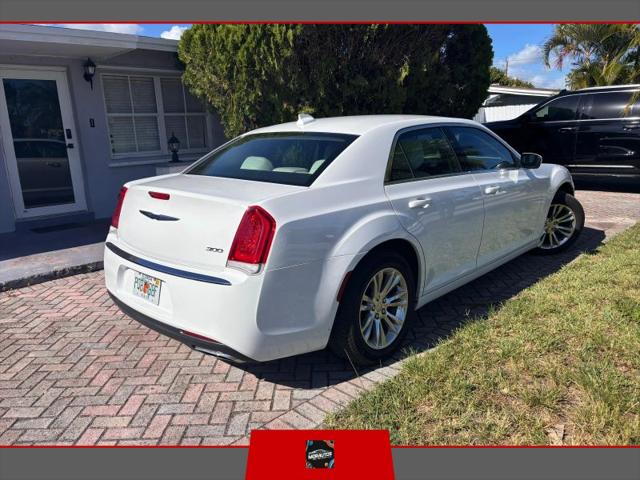2021 Chrysler 300 Touring