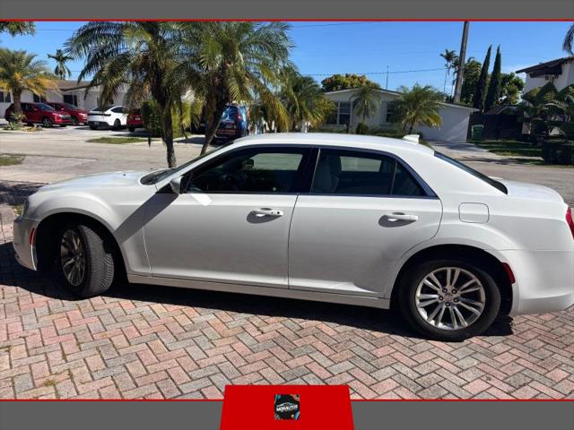 2021 Chrysler 300 Touring