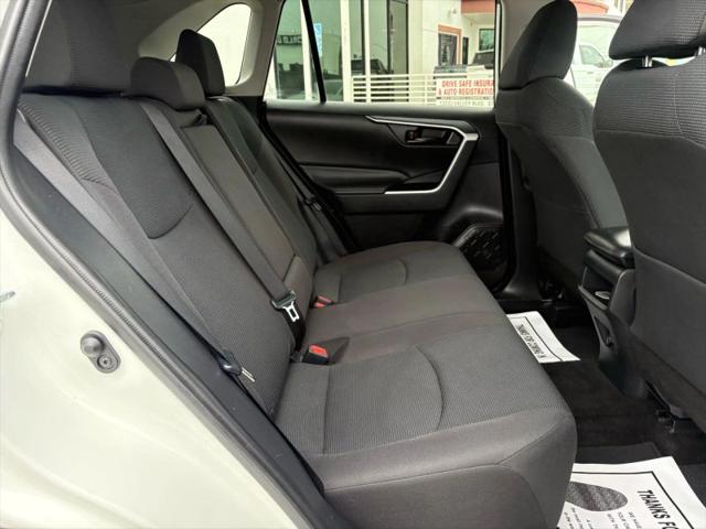 2021 Toyota RAV4 LE