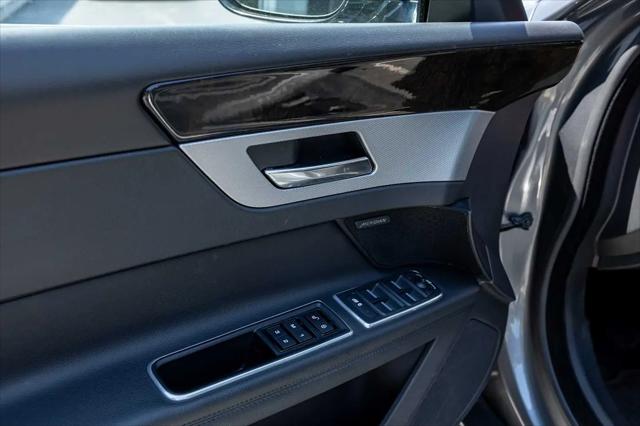 2016 Jaguar XF 35t Prestige