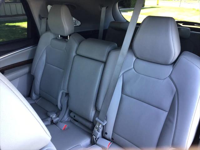2017 Acura MDX w/Technology Package