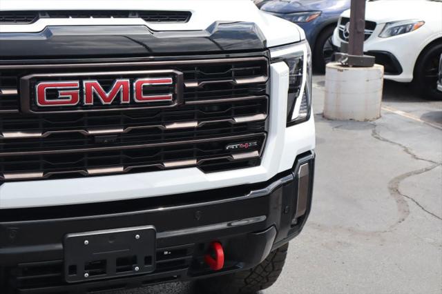 2024 GMC Sierra 2500HD 4WD Crew Cab Standard Bed AT4X