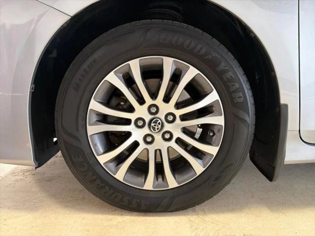 2018 Toyota Sienna XLE 8 Passenger