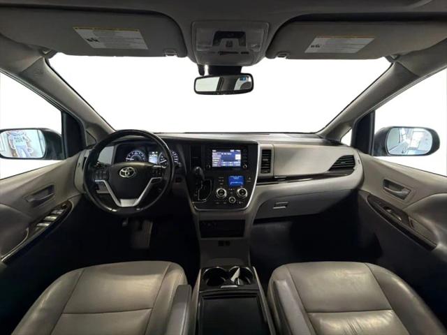 2018 Toyota Sienna XLE 8 Passenger