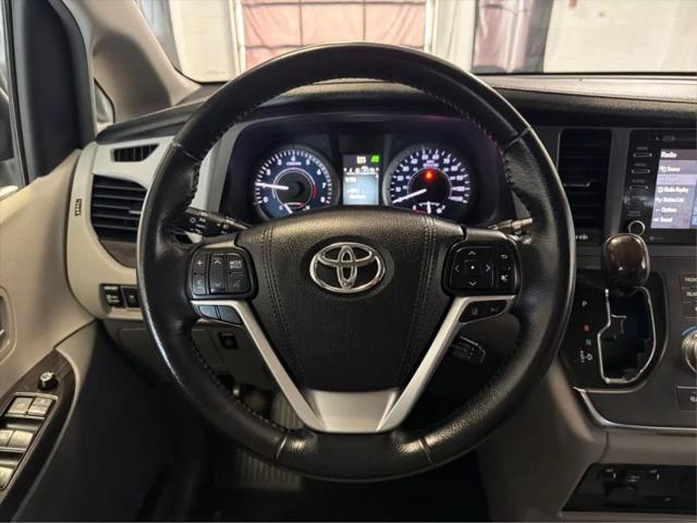 2018 Toyota Sienna XLE 8 Passenger
