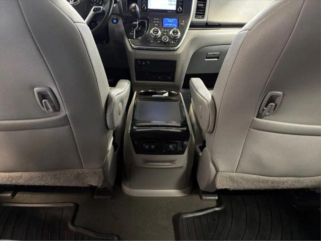 2018 Toyota Sienna XLE 8 Passenger
