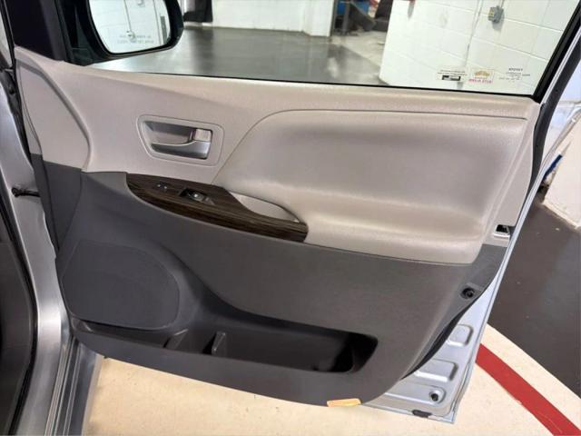 2018 Toyota Sienna XLE 8 Passenger