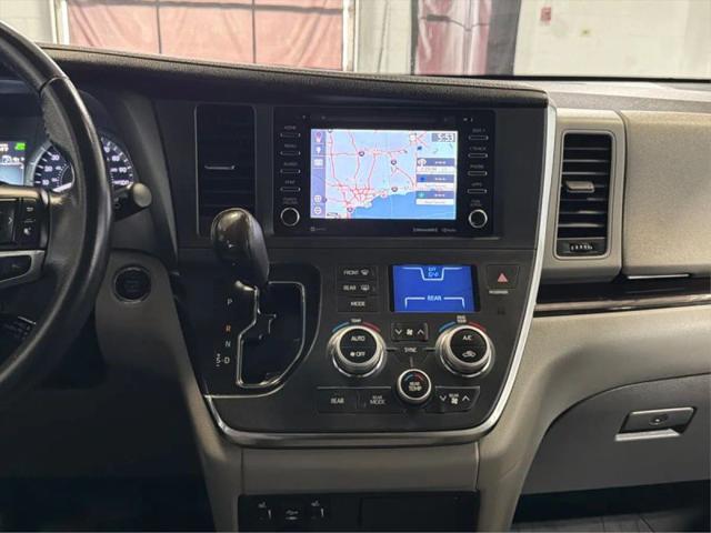 2018 Toyota Sienna XLE 8 Passenger