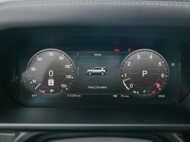 2025 Land Rover Defender 110 P300